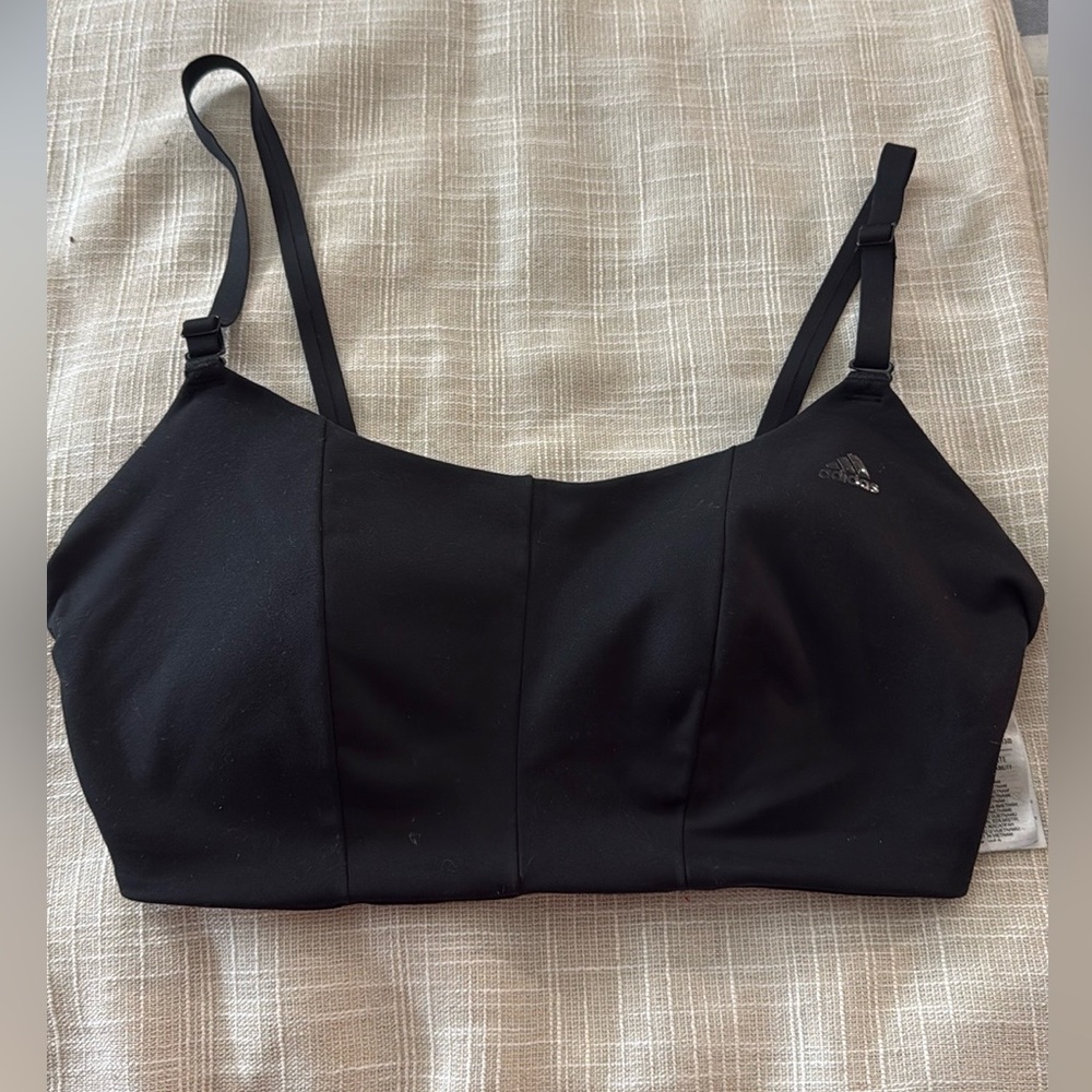 Adidas sports bra with adjustable straps.